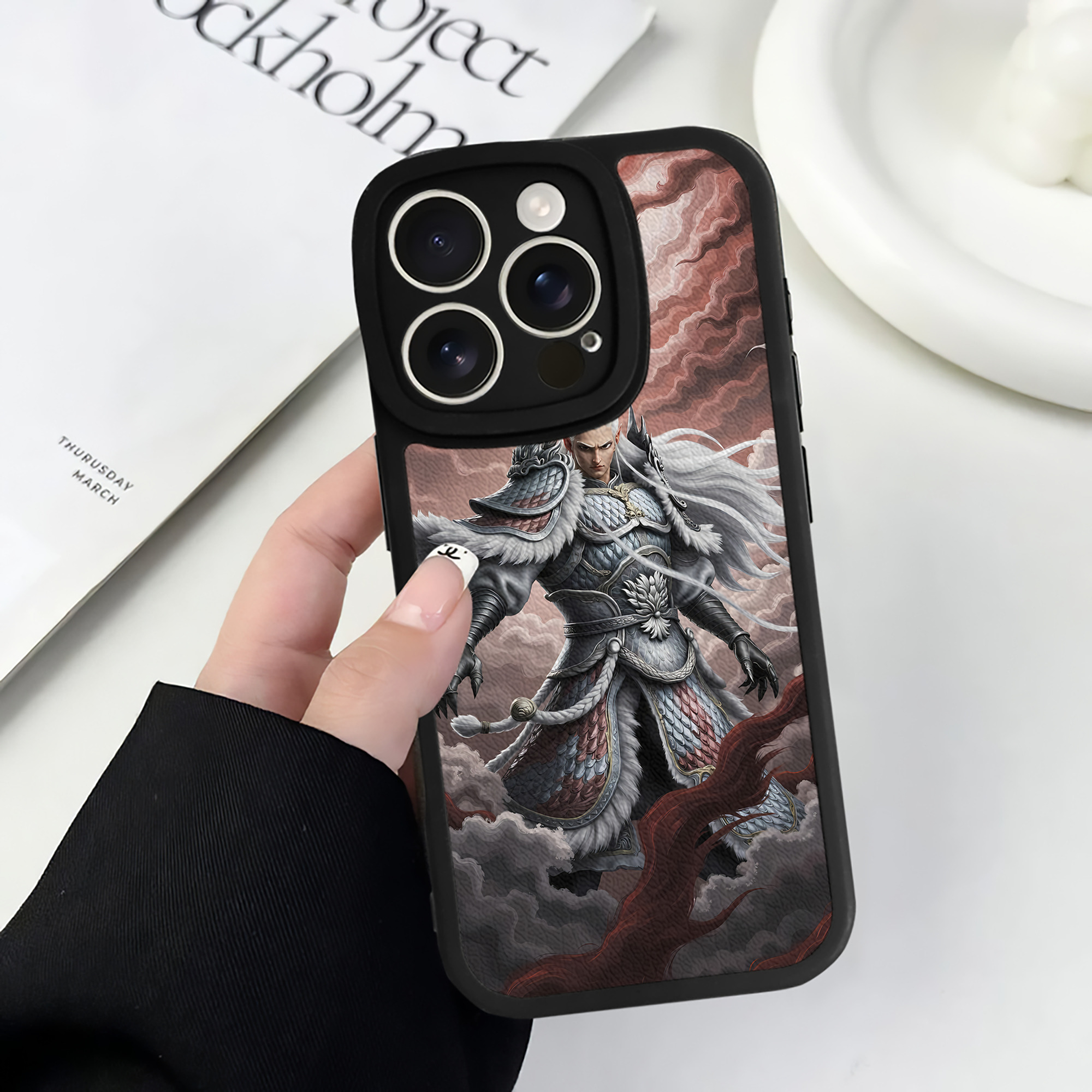 （画像用） Ne Zha 2 ナタ 魔童の大暴れ 【iPhone 16シリーズ対応】シリコンスマホケース（レザー調） 材質：シリコン